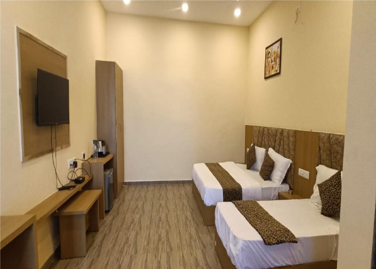 Hotel Fun Park Sanand Sānand Exterior foto