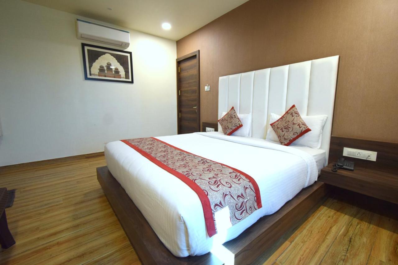 Hotel Fun Park Sanand Sānand Exterior foto
